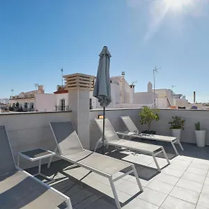 apartamentos-nueva-22.hotelsinnerja.org/